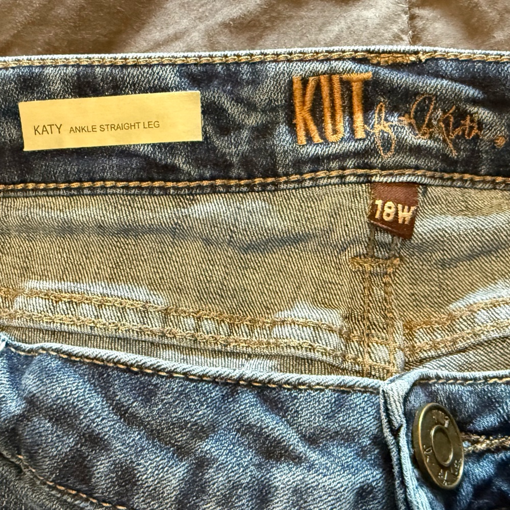 Kut from the Kloth Katy Straight Ankle Jeans 18W
